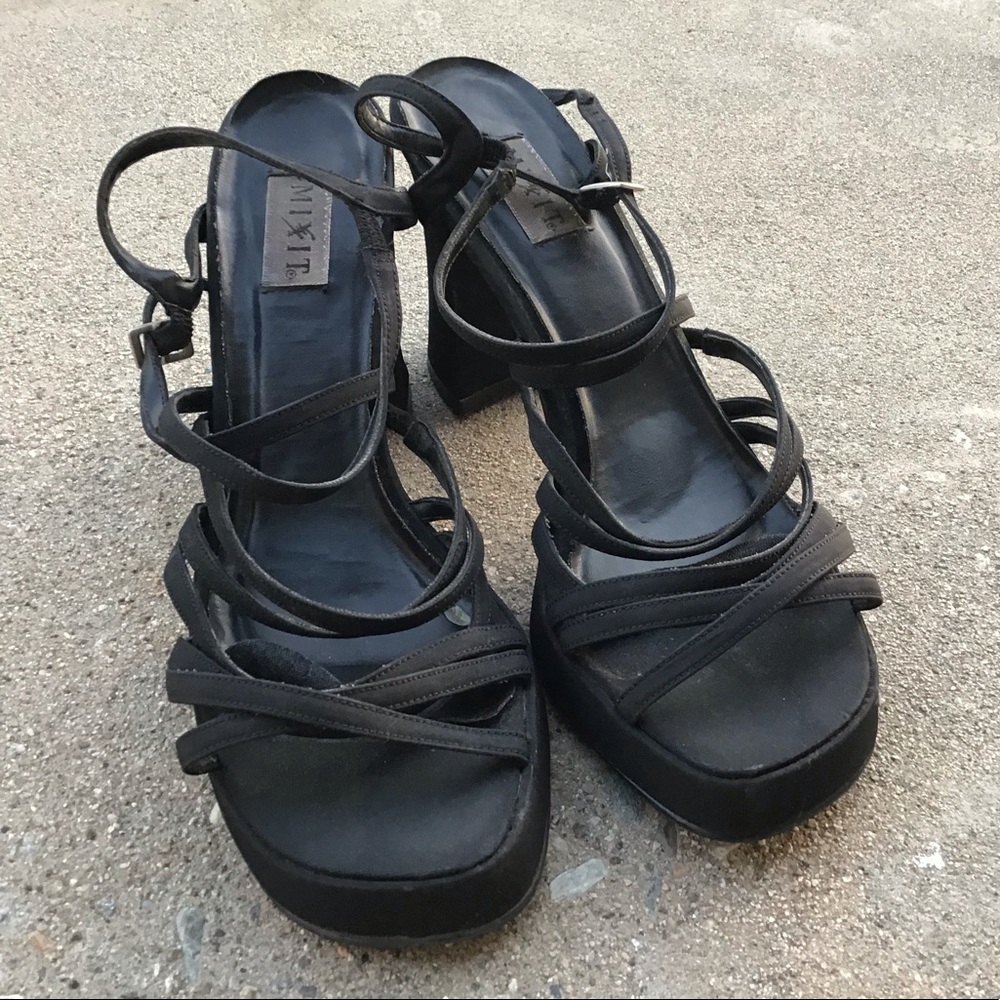 Black 90s heals 9 1/2